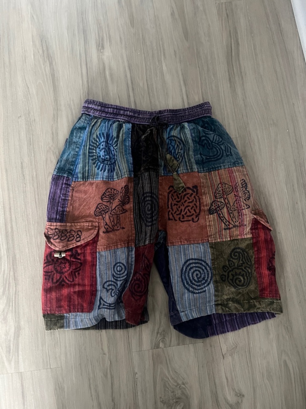Patchwork Multicolor Men's Cargo Shorts - Blue, Red, Green